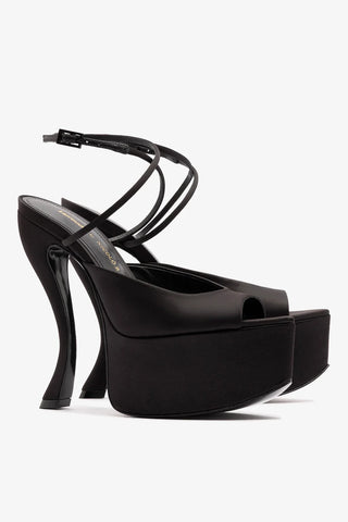 Larroudé x Nicolò B.: Sandália Lola Cetim Preto Larroudé x Nicolò Beretta