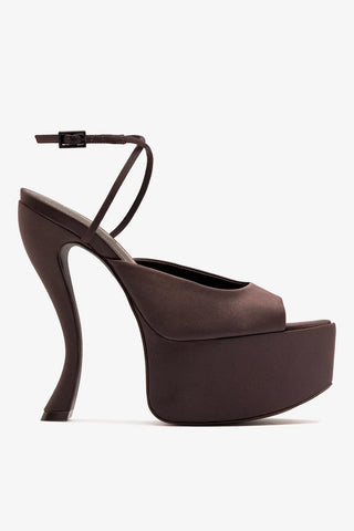 Larroudé x Nicolò B.: Sandália Lola Cetim Marrom Sandal Larroudé x Nicolò Beretta