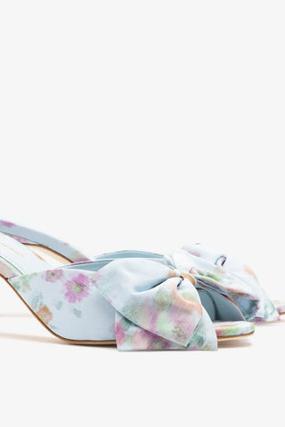Larroudé x Markarian: Mule Peep Toe Elle Tecido Floral Azul Mule Larroudé x Markarian