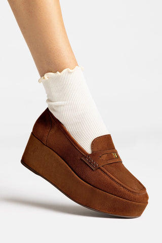 Flatform Suki Camurça Marrom Loafer Larroudé