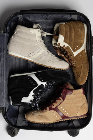 Tênis Cano Médio Stella Camurça Caramelo e Couro Bordô Sneaker Larroudé