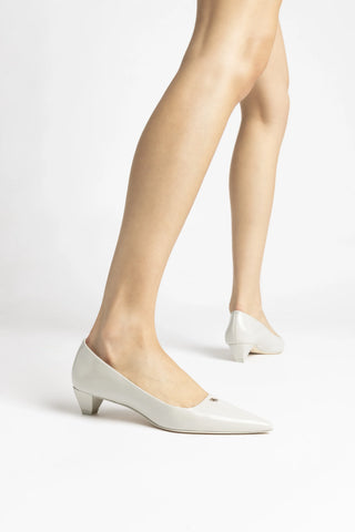 Scarpin Ruth Couro Cinza Pump Larroudé