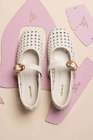 Sapatilha Verona New Macramê Couro Off White Ballerina Larroudé