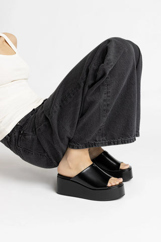 Mule Charli Box Couro Preto Sandal Larroudé
