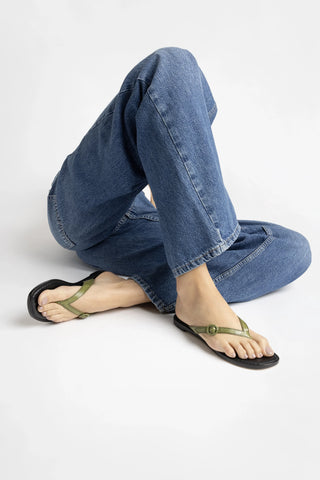 Flat Mary Kate Couro Verde Flat Sandal Larroudé
