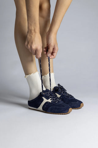 Mule Stella Camurça Azul e Couro Off White Sneaker Larroudé