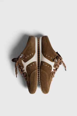 Mule Stella Camurça Marrom e Couro Off White Sneaker Larroudé