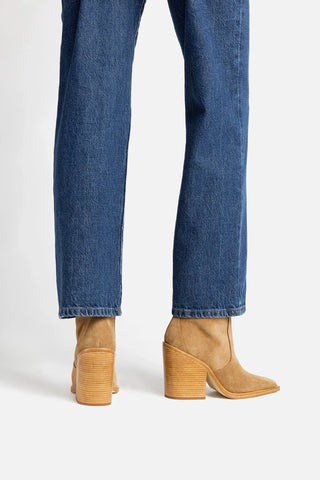 Bota James Camurça Caramelo Boot Larroudé