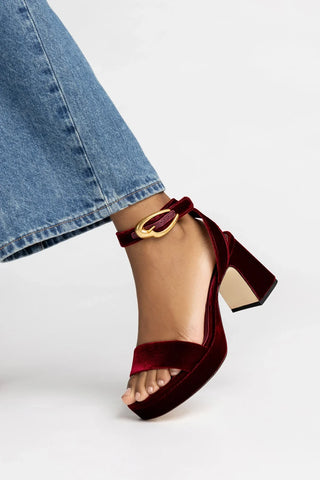 Sandália Dolly Verona Low Veludo Vinho Sandal Larroudé