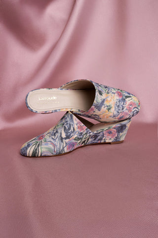 Larroudé x Markarian: Mule Anabela Venice Jacquard Azul Mule Larroudé x Markarian